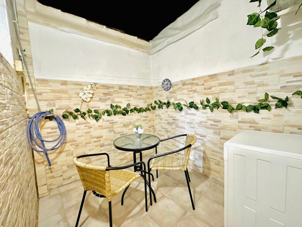 Sol Apartamentos Malaga Centro Exterior photo